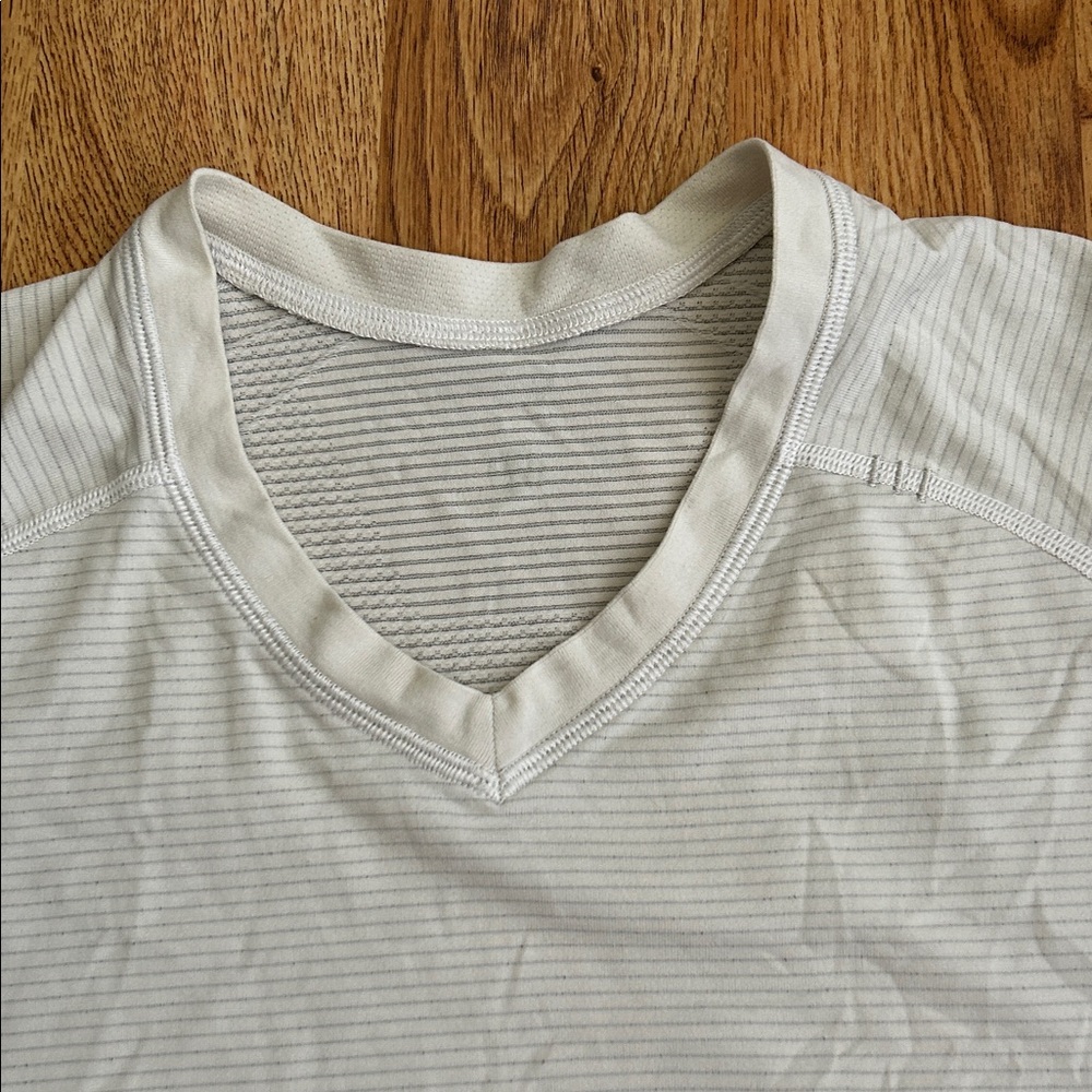 Lululemon Men's White T-Shirt Sz L - Picture 2 of 7